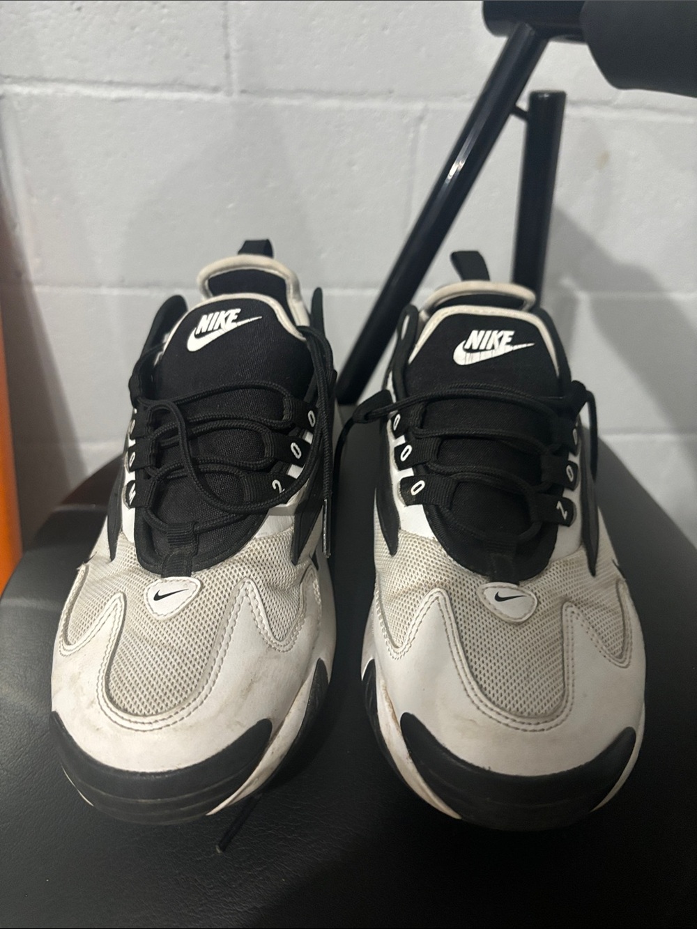 Nike Women black and White Mesh Lace-Up Sneakers
